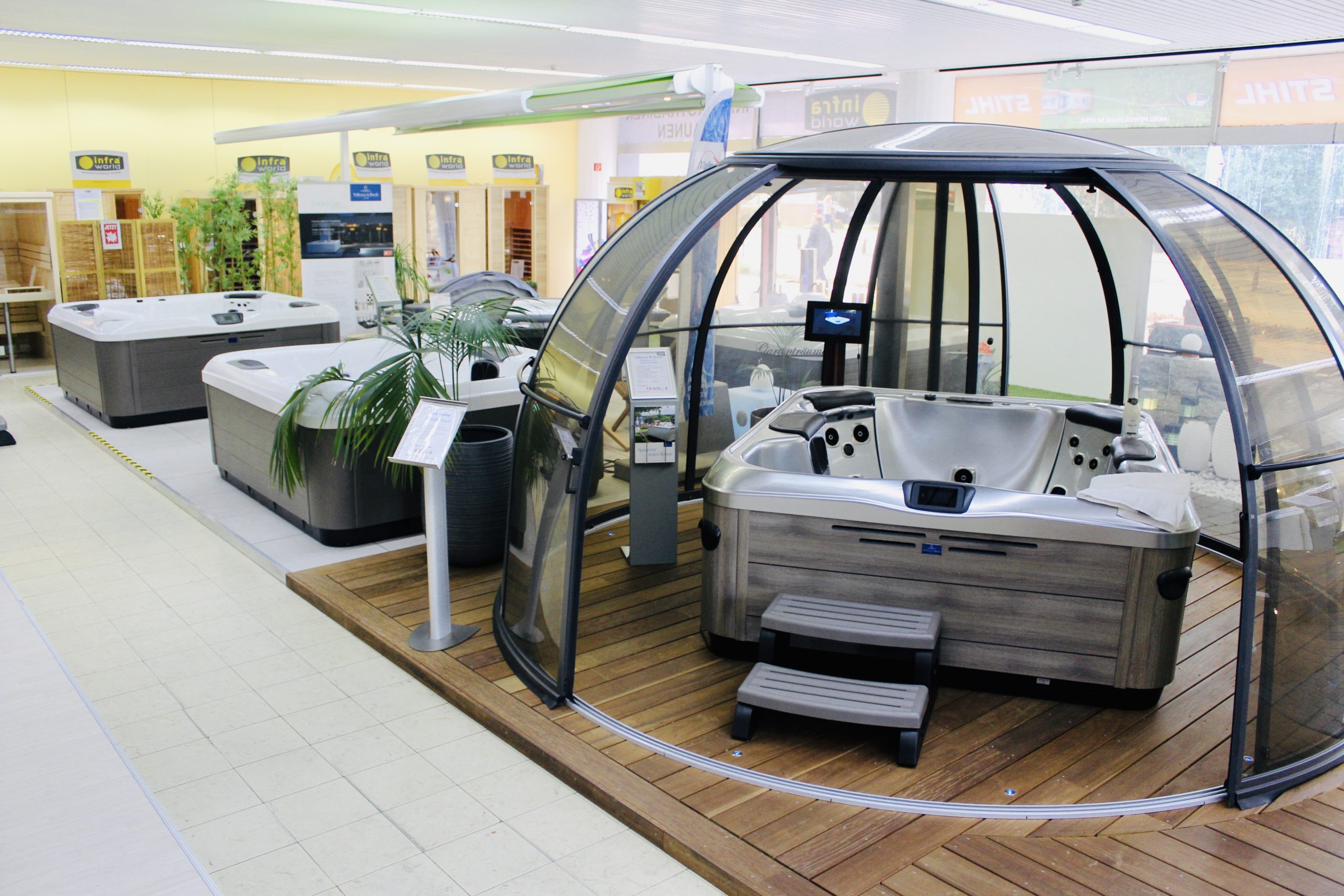 Ausstellung Poolwelt