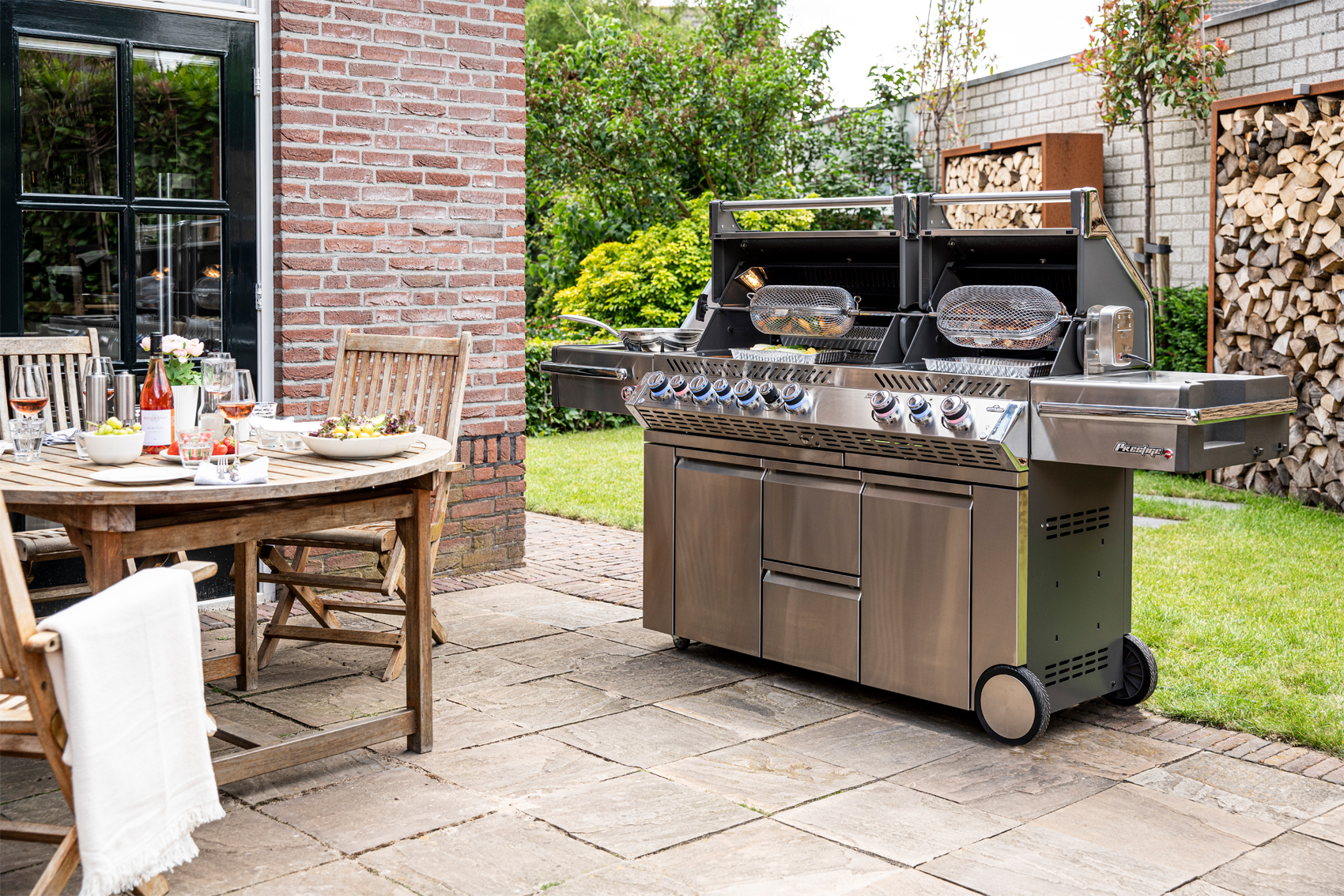 Napoleon PRO 825 OutDoor